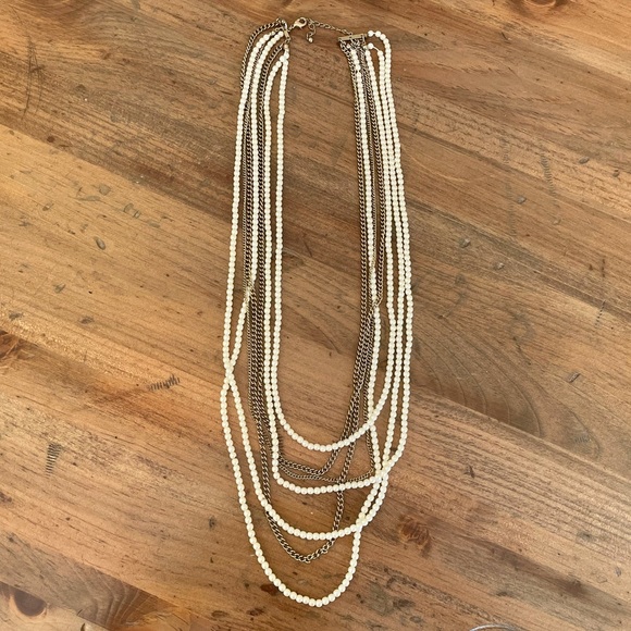 Forever 21 Jewelry - Pearl and Gold Necklace